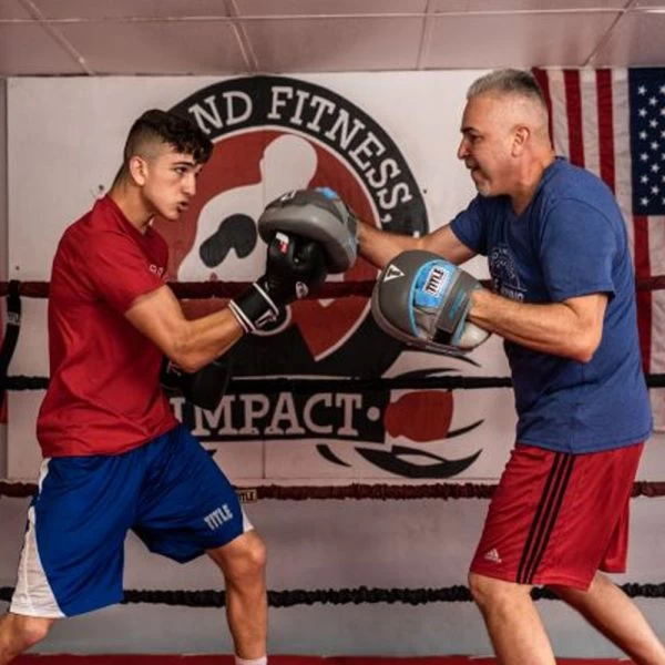 TITLE Air Pocket Technology Punch Mitts - Image 5